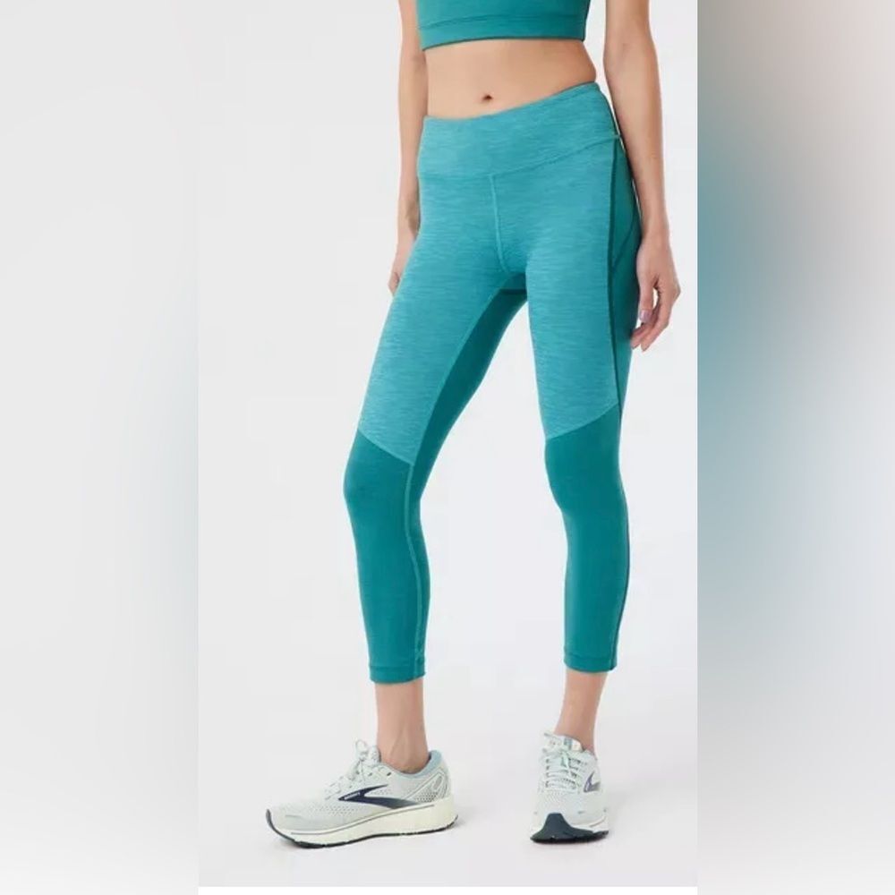 OUTDOOR VOICES Move Free 3/4 Leggings Green Large Hiking, Yoga, Lounging!